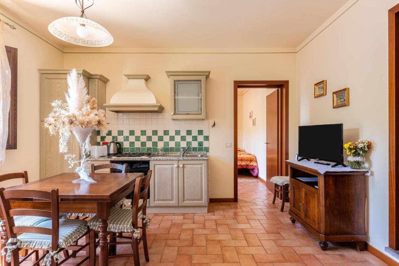 Villa Casolare Dei Fiori - Mughetto Montecarlo Exterior foto